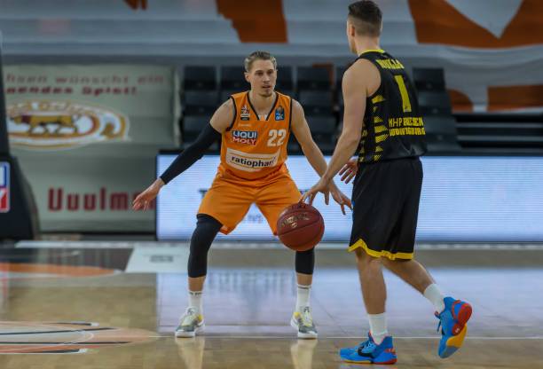 赛中继续展 赛中继续展